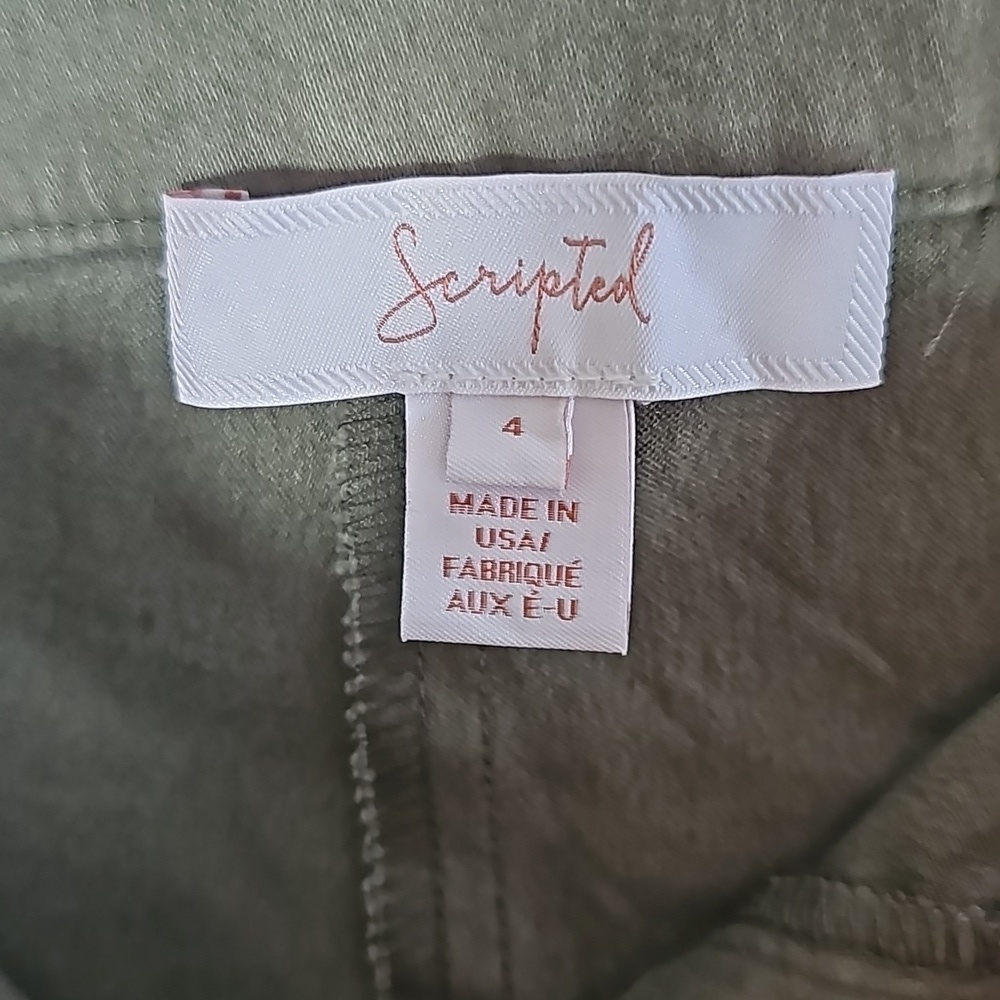 Scripted Cropped Ruffle Pants. - Picture 6 of 8